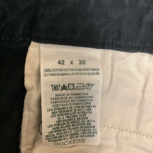 Levi ‘s Men Dockers Blue size 42 x 30. 100% cotton. - Picture 4 of 4